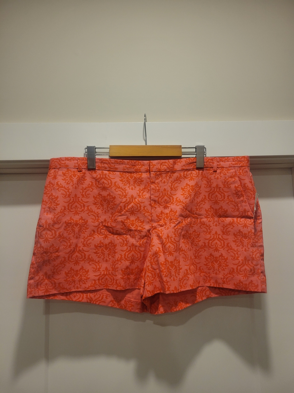 GAP Women's Coral Damask Pattern Shorts
